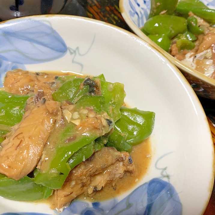 簡単！鯖缶とピーマンそのまま煮るだけ